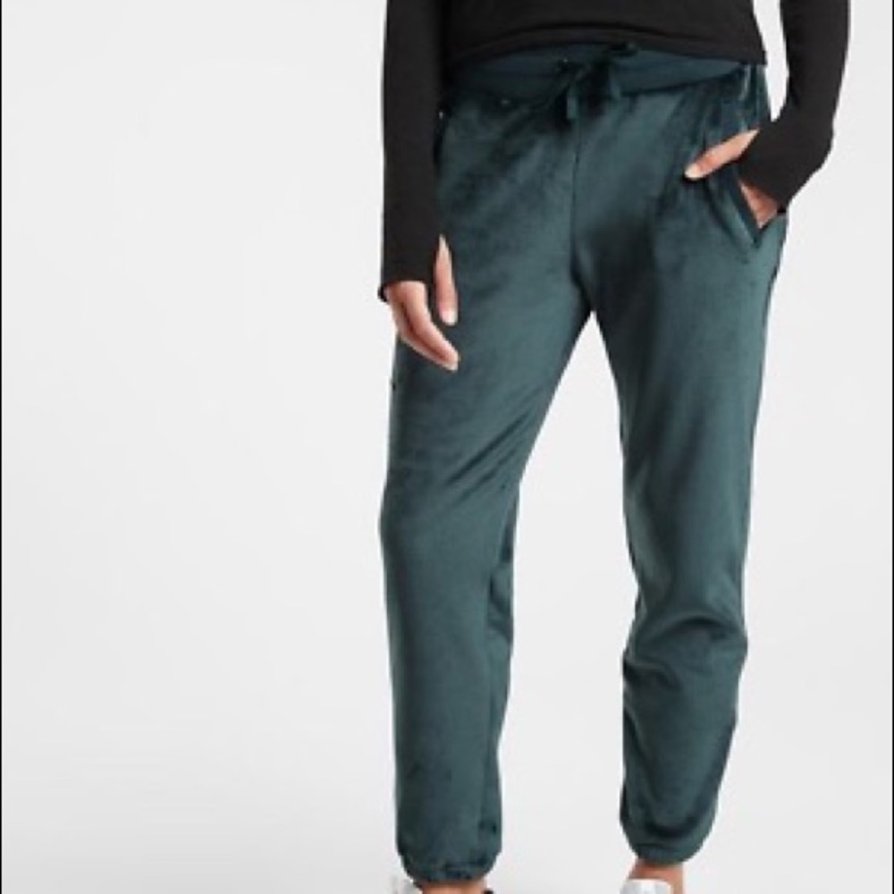 Athleta Double Cozy Karma  Green Jogger size X-Large
